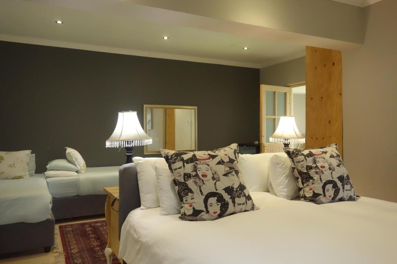 Two Fat Owls Guesthouse George Luaran gambar