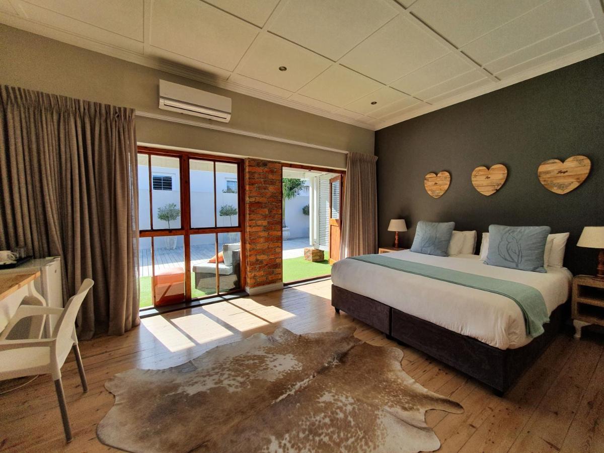 Two Fat Owls Guesthouse George Luaran gambar