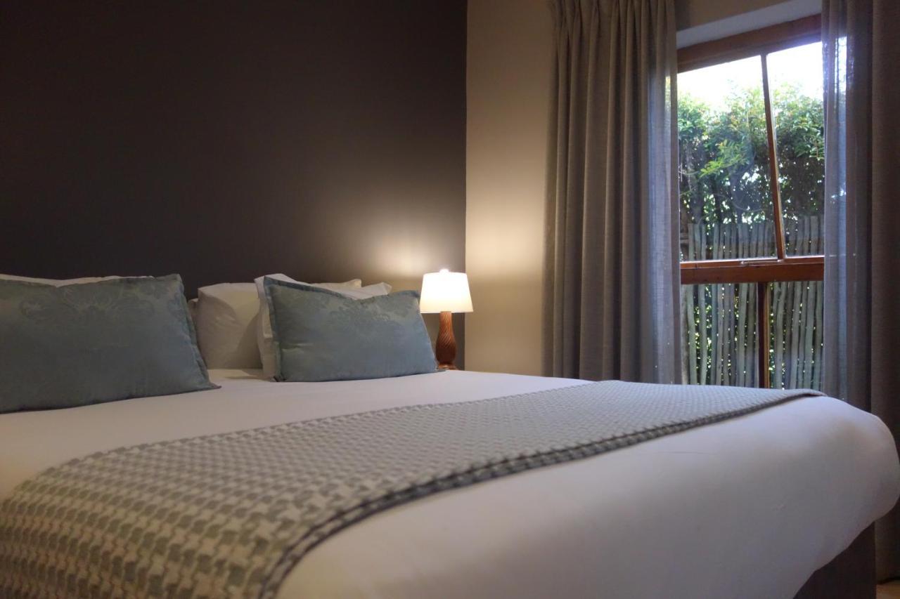 Two Fat Owls Guesthouse George Luaran gambar