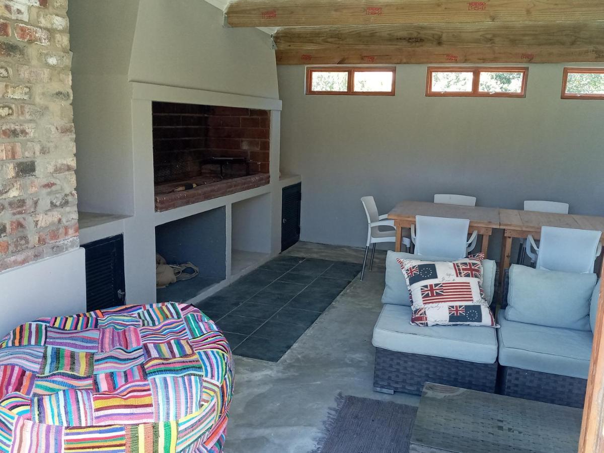 Two Fat Owls Guesthouse George Luaran gambar